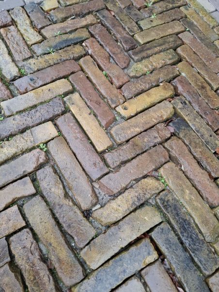 Oude waaltjes type Zaanstad op pallets