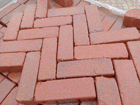 Oude dikformaat Nieuwerkerk op pallets