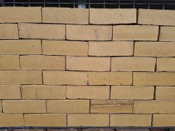 Old look dikformaat donkerbrons op pallets 8.5 cm hoogte a € 33,- per m2