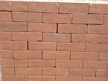 Old look Lingeformaat Rood op pallets 50 stuks per m2